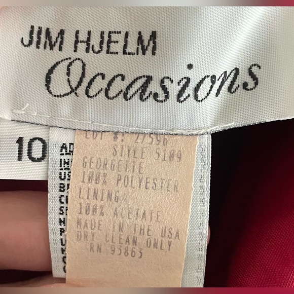 Classic Red Dress - Picture 4 of 5